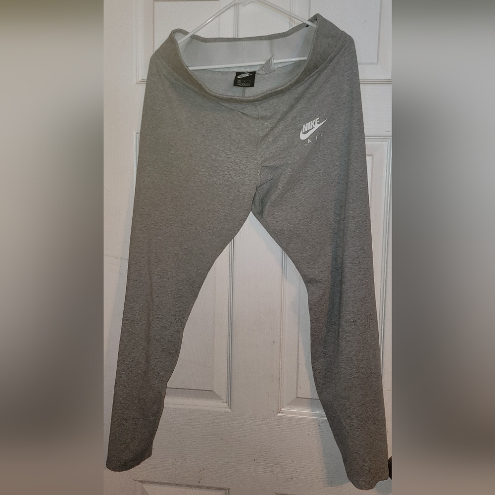 Gray nike leggings